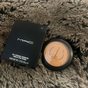 NEW MAC Full coverage foundation NW25